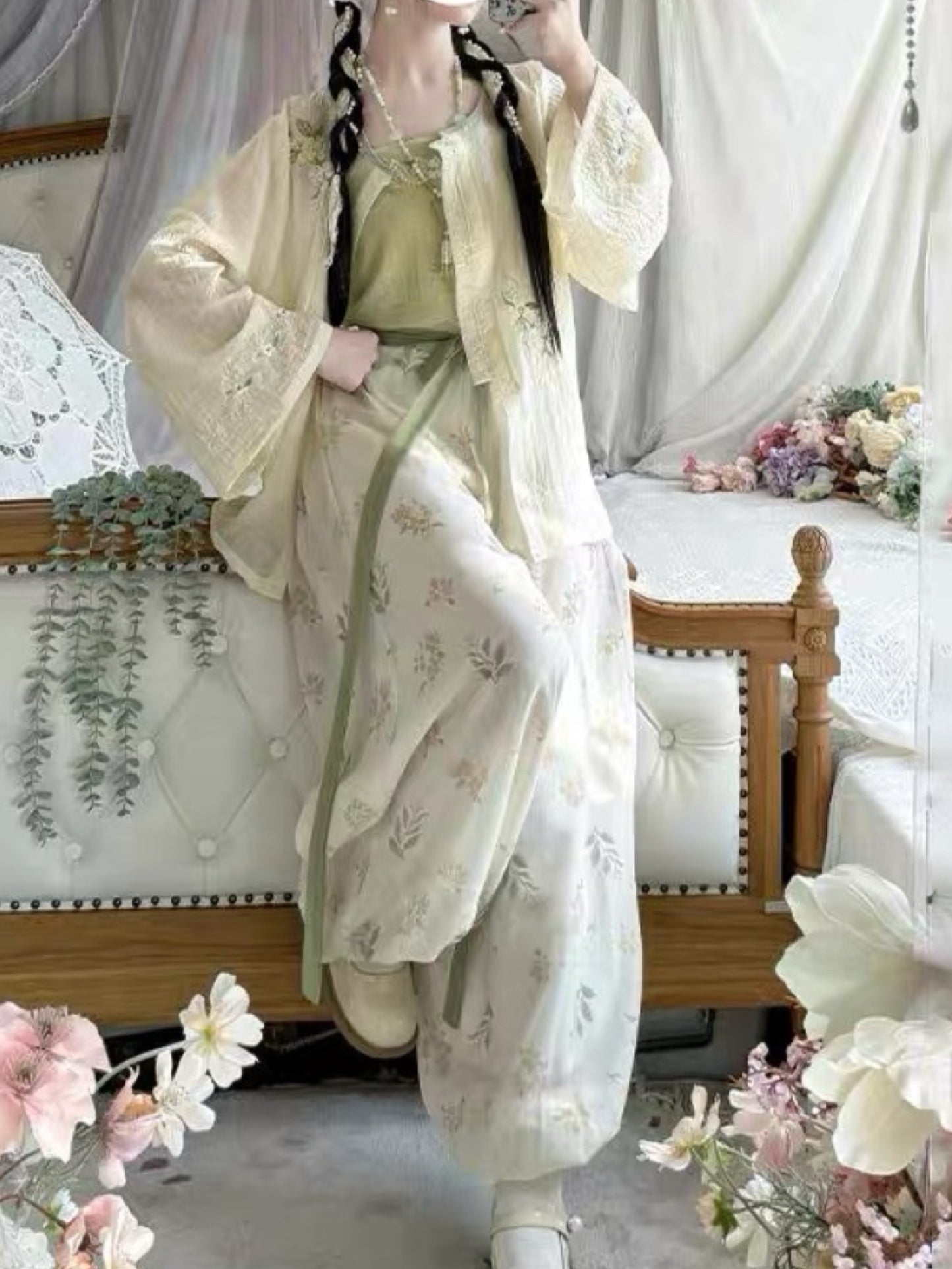 Hanfu Modified Women Amoy Lantern Pants Round Neck Shirt Embroidery Breathable Fresh Daily Set (Tunic + Camisole + Lantern Pants)