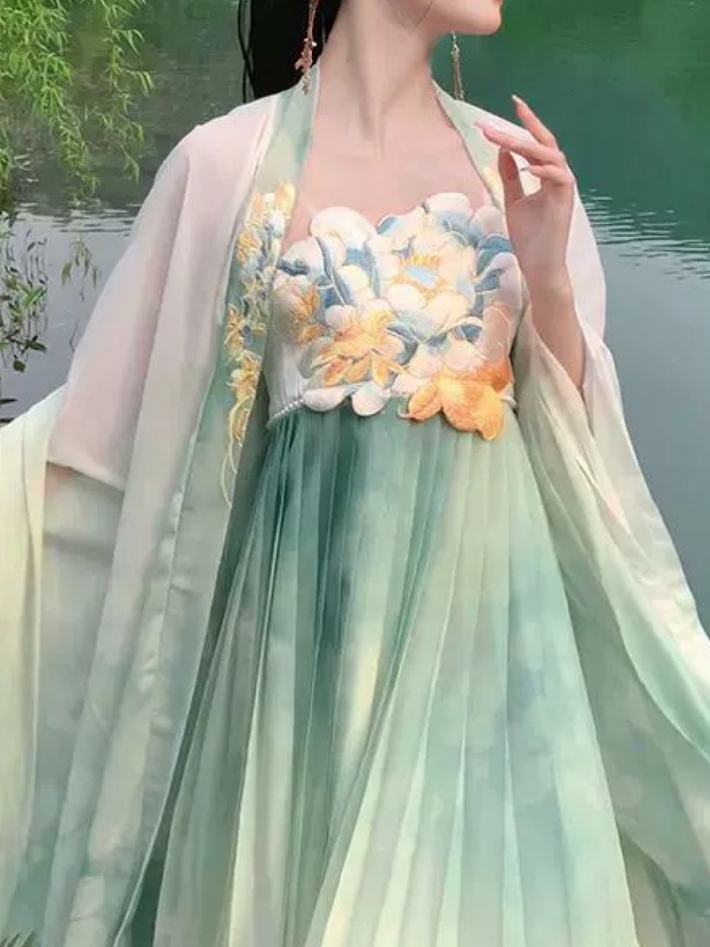 Tang system Hanfu female four seasons spring heavy embroidery improved chest chevron dress big sleeve shirt suit spring and summer models