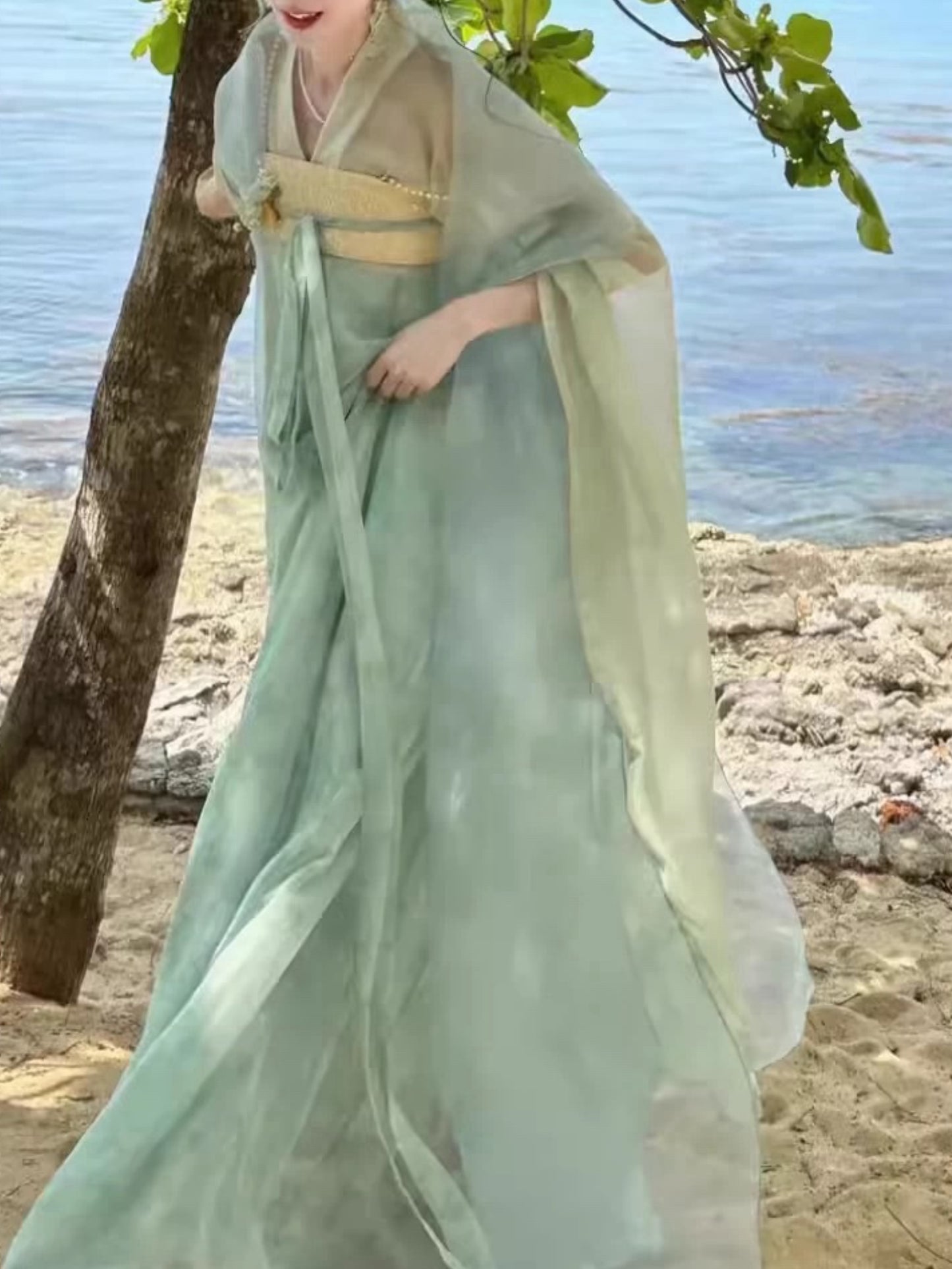 Han Element Tang system super fairy ethereal ancient style Lapel Qi chest dress fresh hanbok spring and summer daily new light green hanfu