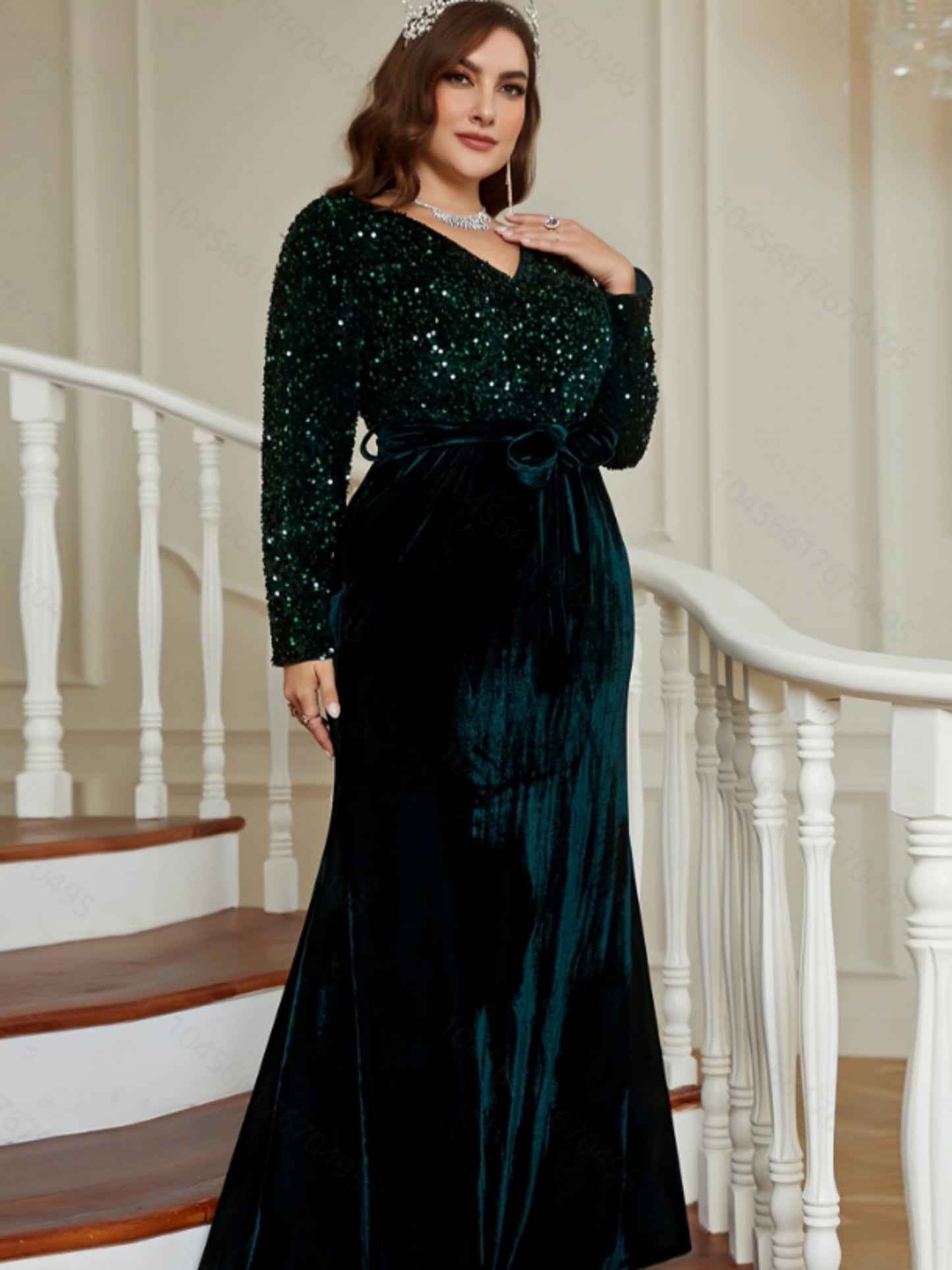 Europe and the United States large size women's fall and winter new long-sleeved gold velvet splicing sequins evening dress skirt