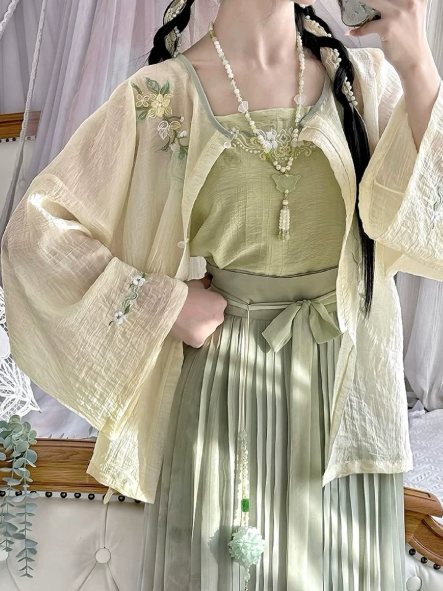 Hanfu Modified Women Amoy Pleated Skirt Round Neck Shirt Embroidery Breathable Fresh Daily Set (Tunic + Suspenders + Half Skirt)
