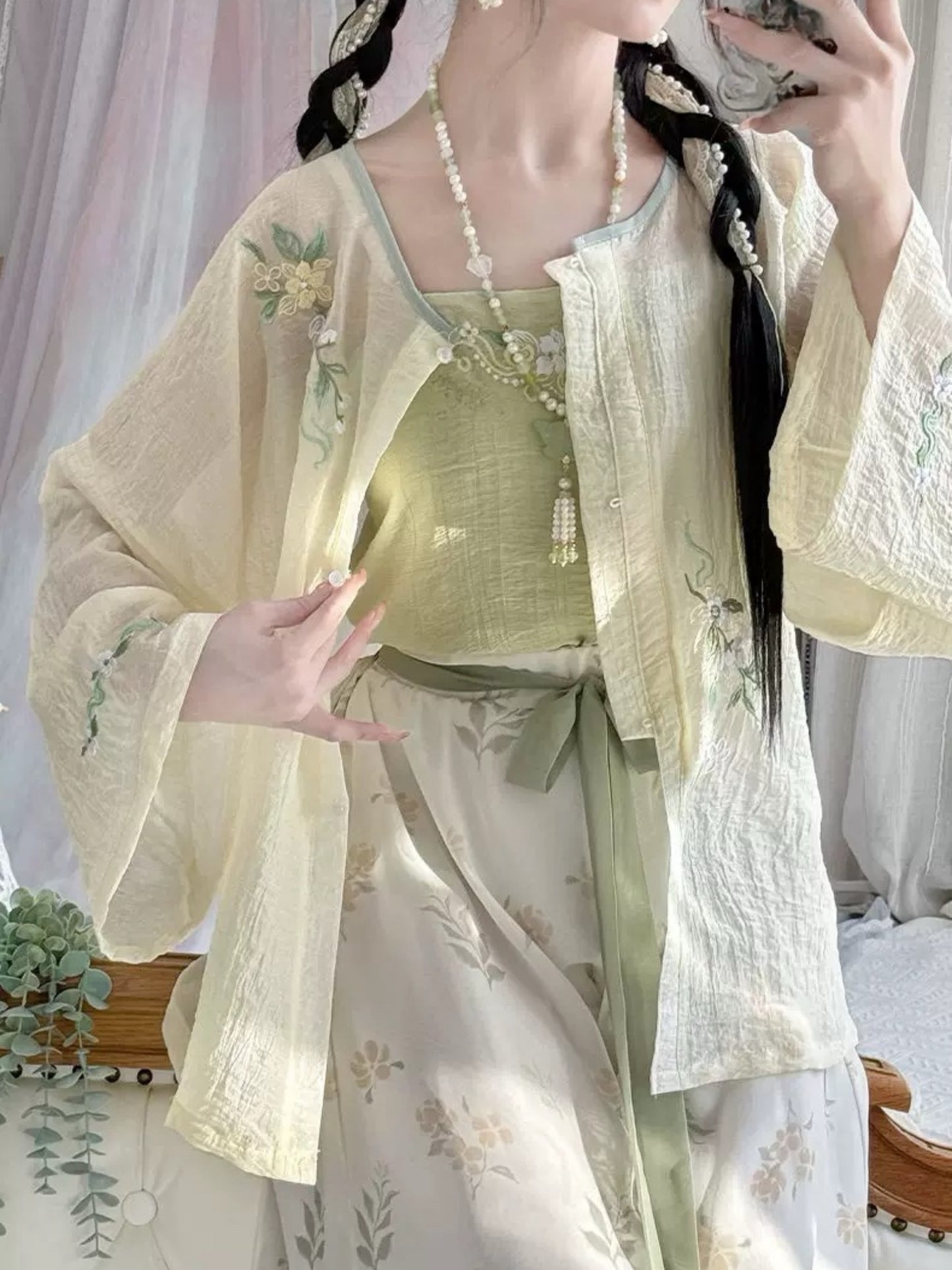 Hanfu Modified Women Amoy Lantern Pants Round Neck Shirt Embroidery Breathable Fresh Daily Set (Tunic + Camisole + Lantern Pants)